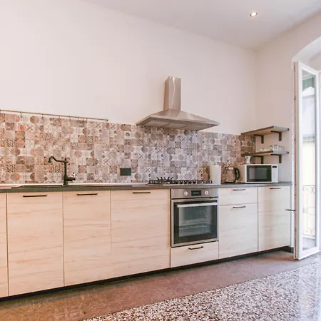 3 Bedroom Nice Apartment In Genova Appartement *