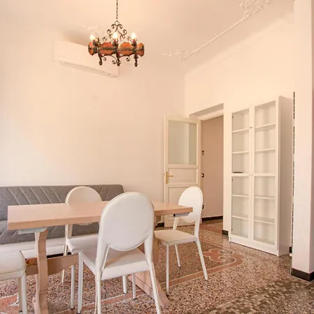 3 Bedroom Nice Apartment In Genova * Genua