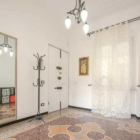 3 Bedroom Nice Apartment In Genova Appartement Genua