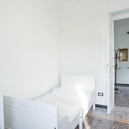 3 Bedroom Nice Apartment In Genova *